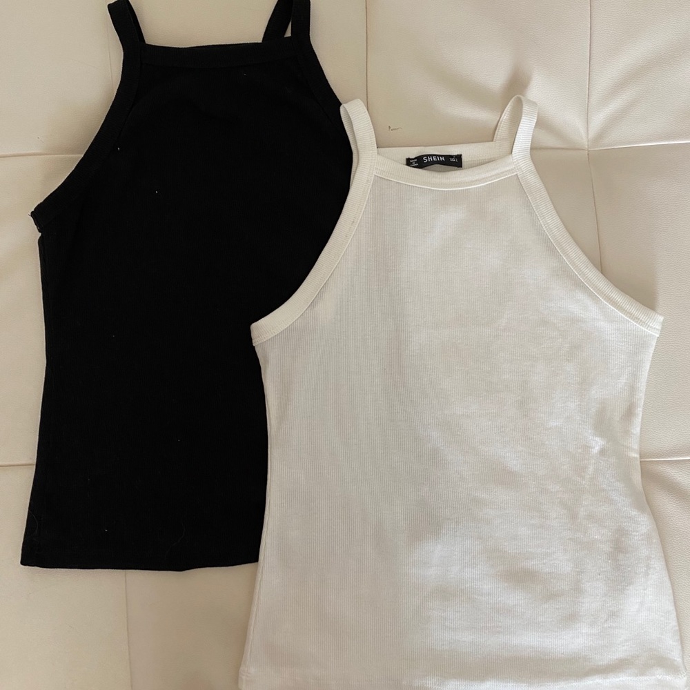 BLACK AND WHITE BASIC HIGH NECK TANK